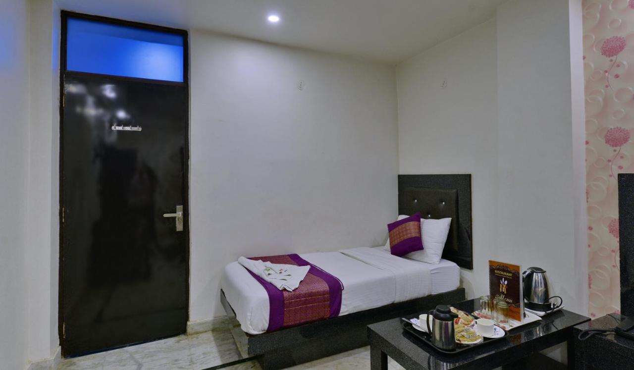 Hotel Noida International - Couple Friendly Hotel In Noida Sector 11 Exterior foto
